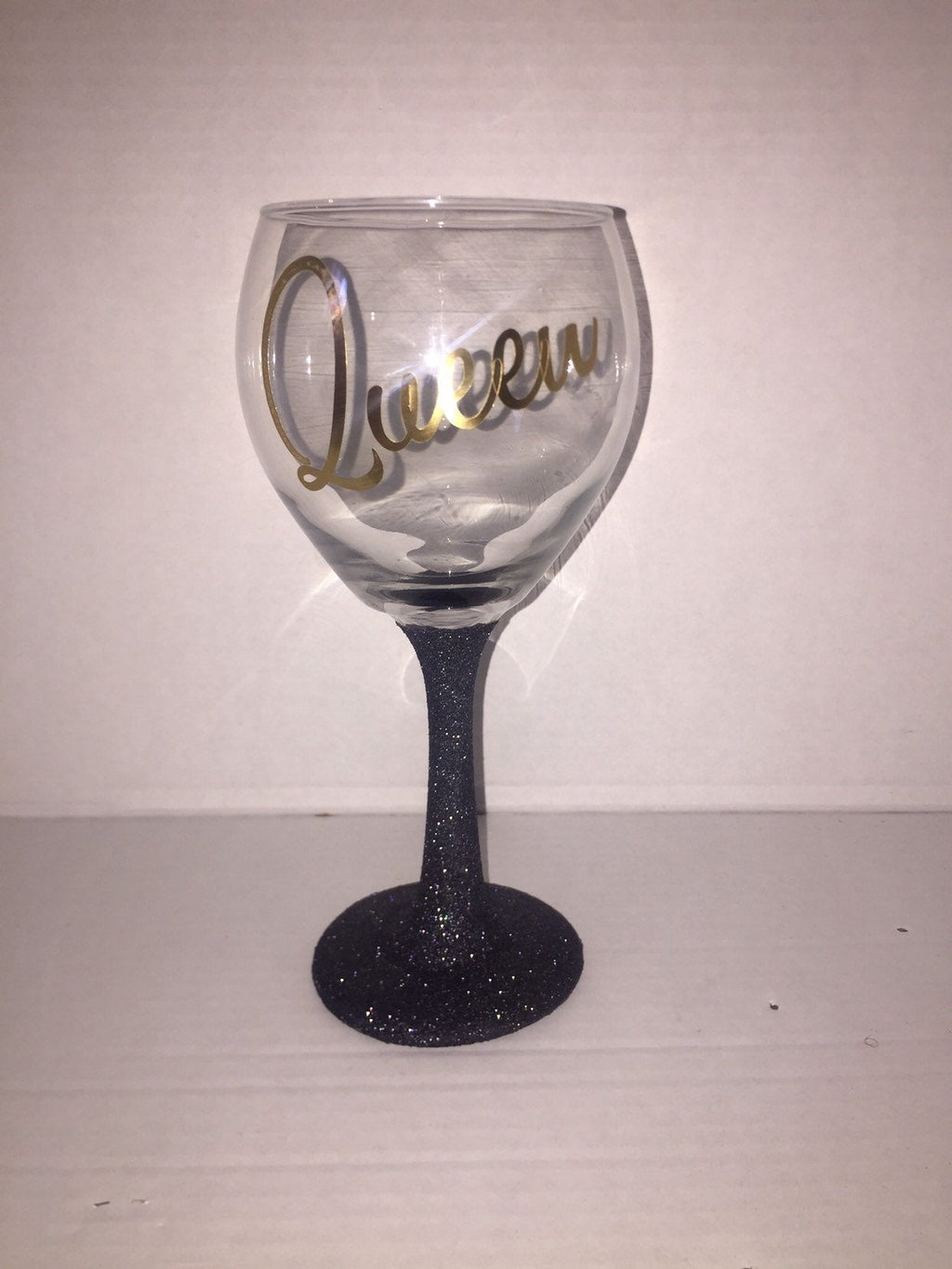 Queen wine glass