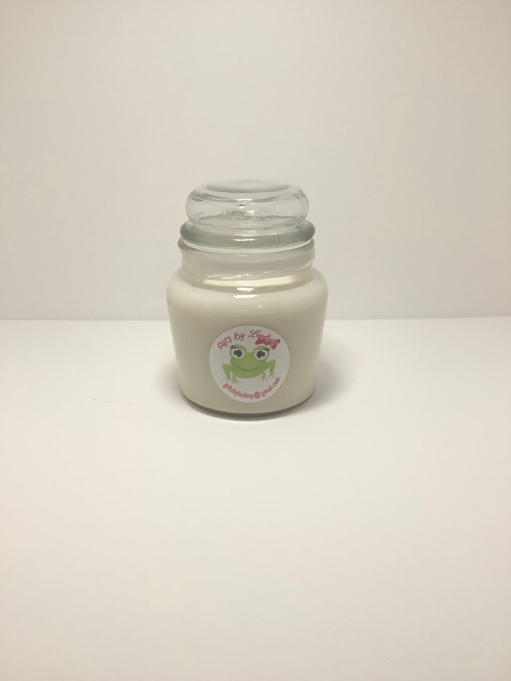 White Peach & Hibiscus soy candle